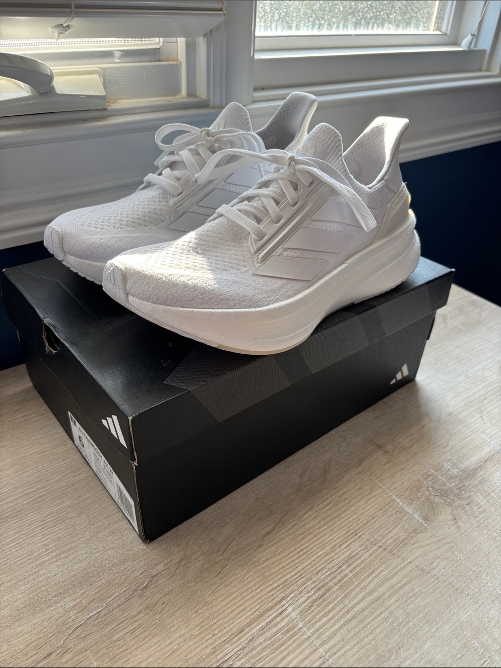 Women’s Adidas Ultraboost 5X size 6